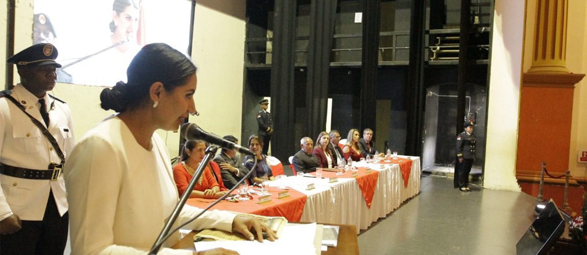 Alcaldesa ratificó su compromiso por Ibarra en la Sesión Solemne