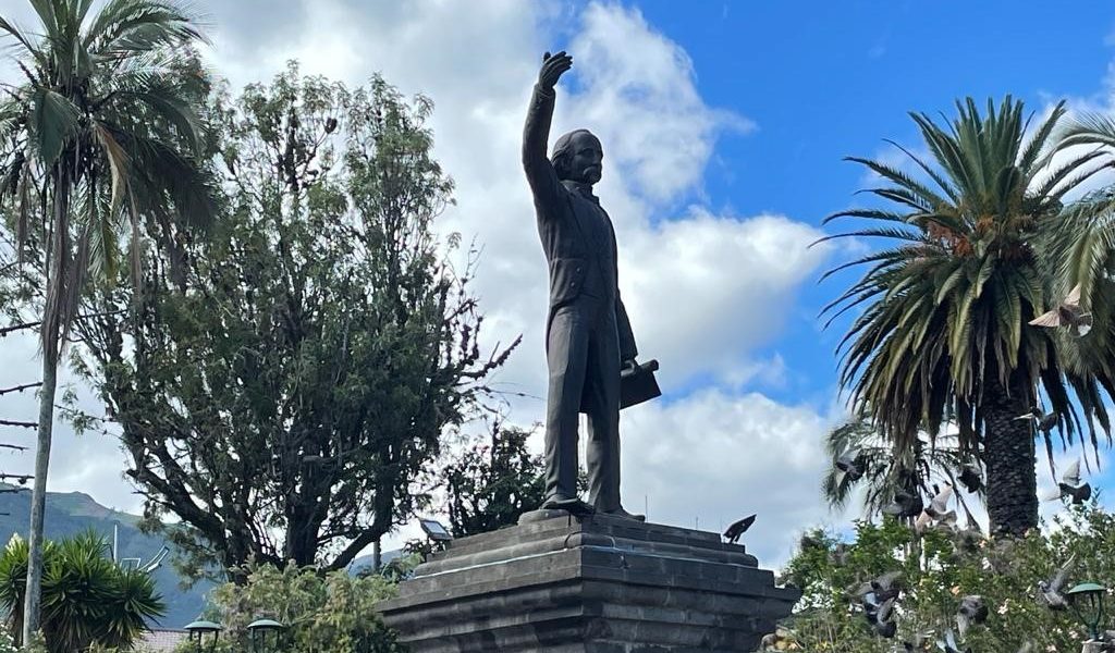 EL MUNICIPIO DE IBARRA REALIZÓ MINUTO CÍVICO POR LOS 214 AÑOS DEL NATALICIO DEL DR. PEDRO MONCAYO Y ESPARZA.