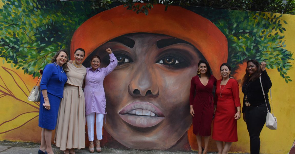 MINUTO CÍVICO CON OFRENDA FLORAL Y DEVELACIÓN DEL MURAL POR EL 8 DE MARZO, DIA INTERNACIONAL DE LA MUJER