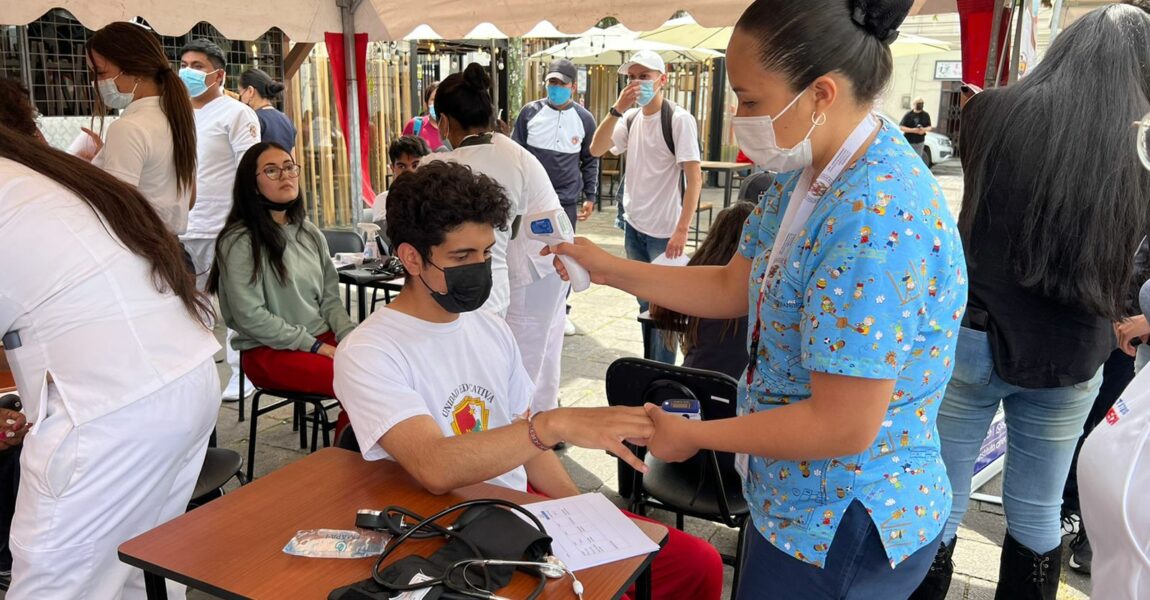 SE CUIDA LA SALUD DE NIÑOS Y JÓVENES DE IBARRA CON CAMPAÑA DE DESPARACITACIÓN