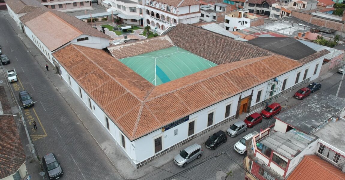 LA MUNICIPALIDAD ENTREGA NUEVA CUBIERTA A LA CASA DE LA CULTURA NÚCLEO DE IMBABURA