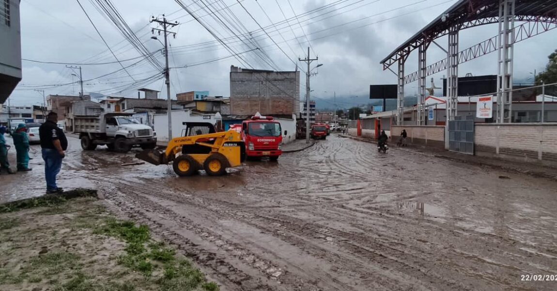 MUNICIPIO DESPLEGÓ TODO SU CONTINGENTE PARA AYUDAR A SECTORES AFECTADOS POR INUNDACIONES