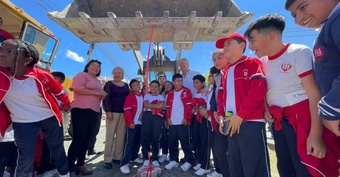 LA ALCALDÍA DE IBARRA INICIA EL ADOQUINADO DE LAS CALLES BOLIVIA, URUGUAY Y COTACACHI DEL BARRIO AUXILIOS MUTUOS