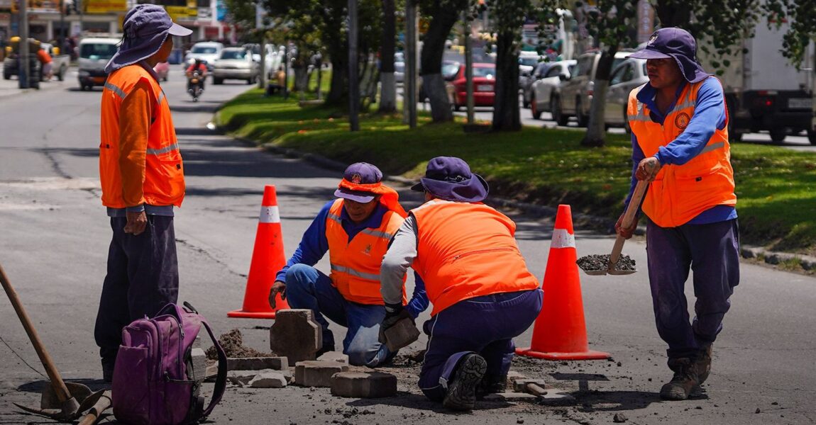 ALCALDÍA DE IBARRA, MEJORA LAS VIAS DE MAYOR TRÁNSITO EN LA CIUDAD