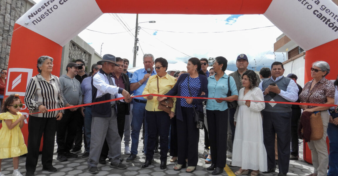 ENTREGA E INAUGURACIÓN DEL ADOQUINADO EN EL SECTOR FINCAS SAN AGUSTÍN