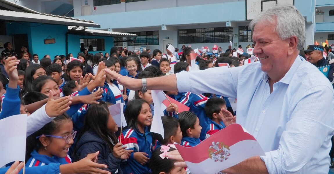 La Alcaldía de Ibarra invierte en educación.