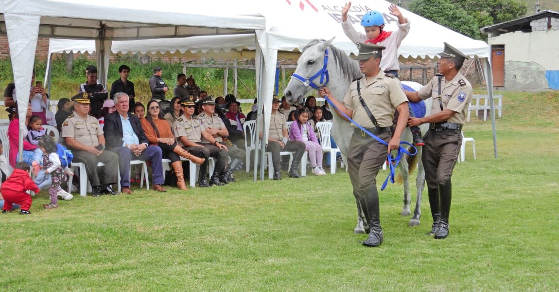 CLAUSURA DEL CURSO DE TERAPIA ASISTIDA CON CABALLOS: UNAEXPERIENCIA TRANSFORMADORA