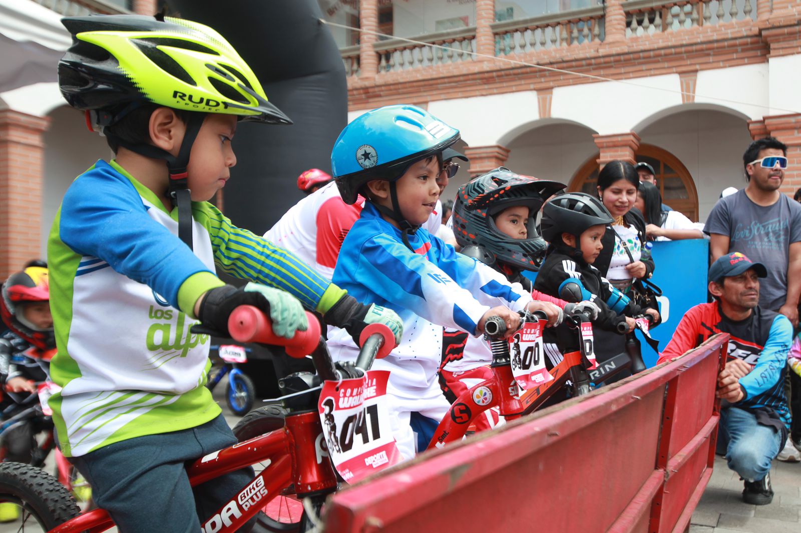 Walk Bike Racing Ibarra vive la emoción del deporte infantil con la competencia Walk ...