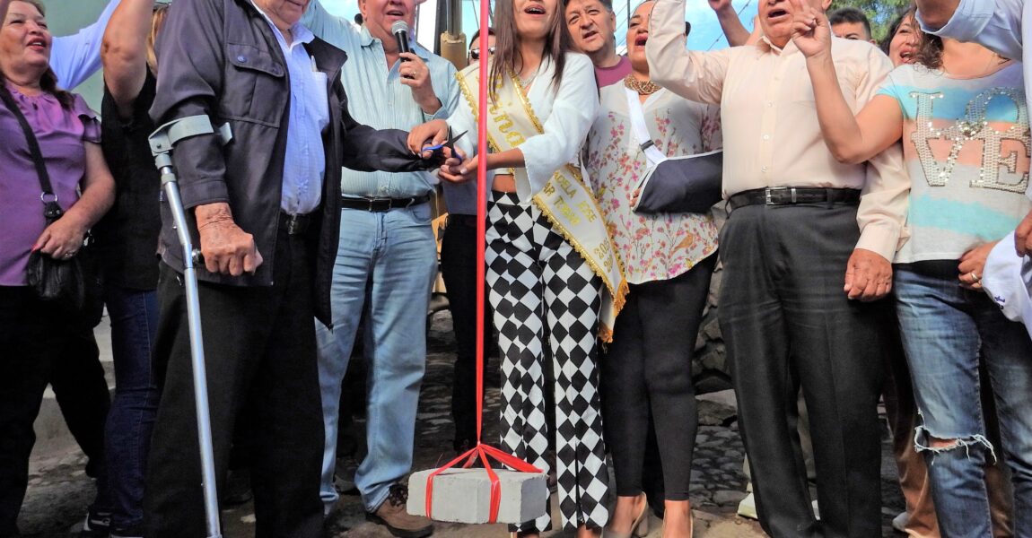 SAN ANTONIO DE IBARRA CONTINÚA SU TRANSFORMACIÓN VIAL CON OTRA OBRA DE ADOQUINADO