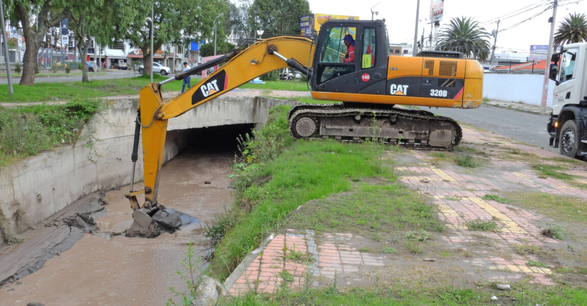 ÉPOCA DE LLUVIAS EN IBARRA: LIMPIEZA TOTAL EN QUEBRADAS Y CANTERAS PARA EVITAR INUNDACIONES