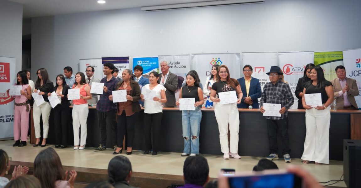 IBARRA FORTALECE LA CONVIVENCIA CIUDADANA CON NUEVA GENERACIÓN DE LÍDERES